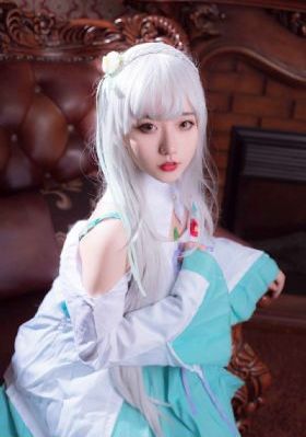 女人在公交车上一级毛片