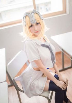 女搜查官紧身皮衣调教